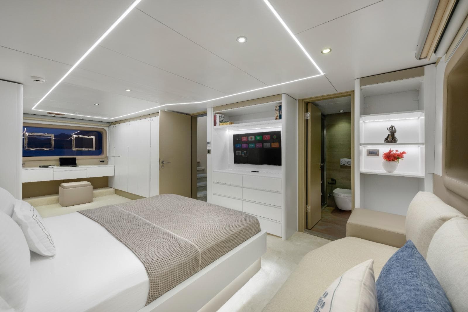 Primary stateroom, desk